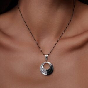 Round MOP & Onyx Pendant